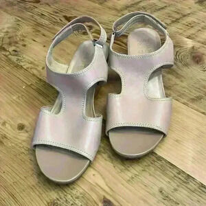 Naturalizer wedge sandals size 8